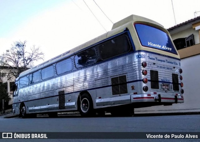 Itaúna Transporte Turístico 9022 na cidade de Itaúna, Minas Gerais, Brasil, por Vicente de Paulo Alves. ID da foto: 6958158.