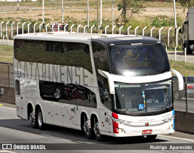 Auto Viação Catarinense 3711 na cidade de Aparecida, São Paulo, Brasil, por Rodrigo  Aparecido. ID da foto: 6958588.