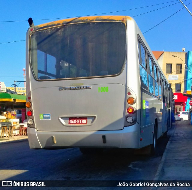 Rosa Turismo 1008 na cidade de Vitória da Conquista, Bahia, Brasil, por João Gabriel Gonçalves da Rocha. Número da foto: #6957510.