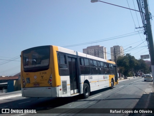 Viação Metrópole Paulista - Zona Leste 3 2420 na cidade de São Paulo, São Paulo, Brasil, por Rafael Lopes de Oliveira. Número da foto: #7021028.