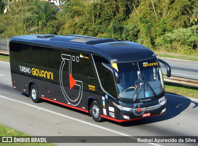Turismo Giovanini 2100 na cidade de Santa Isabel, São Paulo, Brasil, por Rudnei Aparecido da Silva. Número da foto: #7048324.