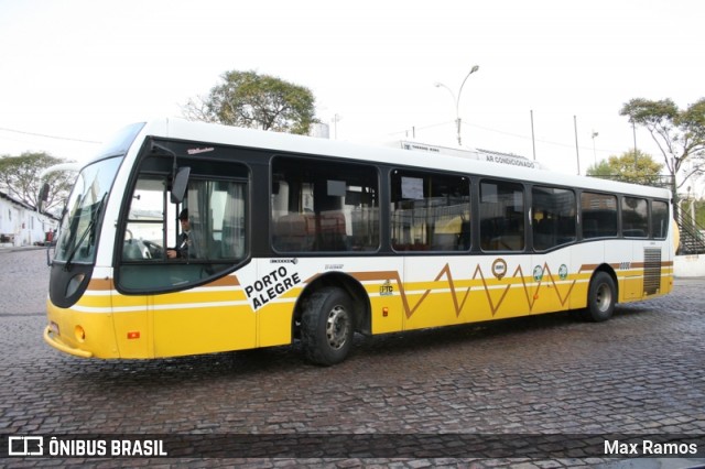 Companhia Carris Porto-Alegrense 0006 na cidade de Porto Alegre, Rio Grande do Sul, Brasil, por Max Ramos. Número da foto: #7050298.