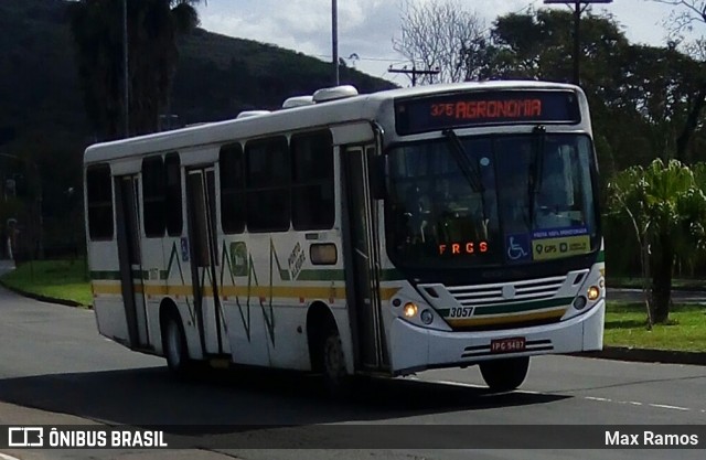 Sudeste Transportes Coletivos 3057 na cidade de Porto Alegre, Rio Grande do Sul, Brasil, por Max Ramos. ID da foto: 7051055.