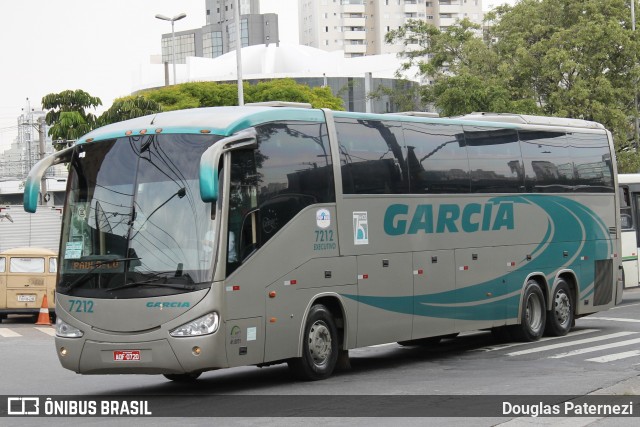 Viação Garcia 7212 na cidade de São Paulo, São Paulo, Brasil, por Douglas Paternezi. ID da foto: 7050269.