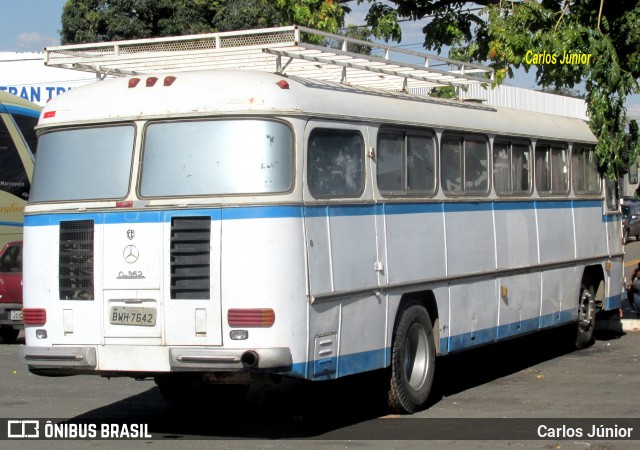 Ônibus Particulares 7642 na cidade de Goiânia, Goiás, Brasil, por Carlos Júnior. ID da foto: 7054815.