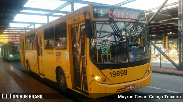 Araucária Transportes Coletivos 19898 na cidade de Curitiba, Paraná, Brasil, por Mayron Cesar  Colaço Teixeira. Número da foto: #7053003.