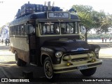 Rouxinol 1957 na cidade de Belo Horizonte, Minas Gerais, Brasil, por Vicente de Paulo Alves. Número da foto: #7052892.