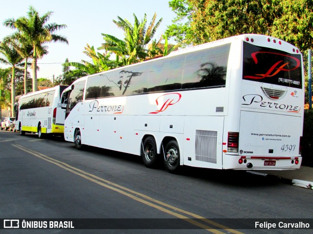 Perrone Viagens e Turismo 4597 na cidade de Atibaia, São Paulo, Brasil, por Felipe Carvalho. ID da foto: 7059402.