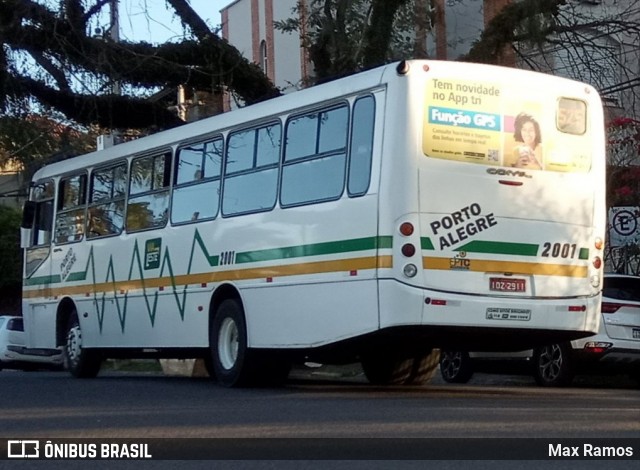 Auto Viação Presidente Vargas 2001 na cidade de Porto Alegre, Rio Grande do Sul, Brasil, por Max Ramos. ID da foto: 7060809.