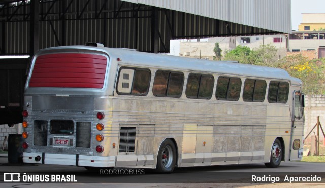 Ônibus Particulares 6943 na cidade de Conselheiro Lafaiete, Minas Gerais, Brasil, por Rodrigo  Aparecido. Número da foto: #7063130.