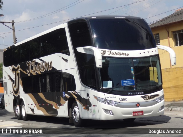 TJ Turismo 5050 na cidade de São Paulo, São Paulo, Brasil, por Douglas Andrez. ID da foto: 7062357.