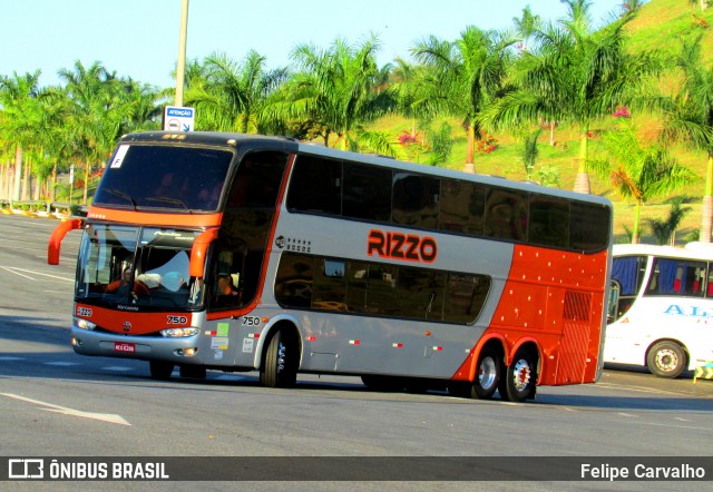 Rizzo Locadora 750 na cidade de Aparecida, São Paulo, Brasil, por Felipe Carvalho. Número da foto: #7069224.