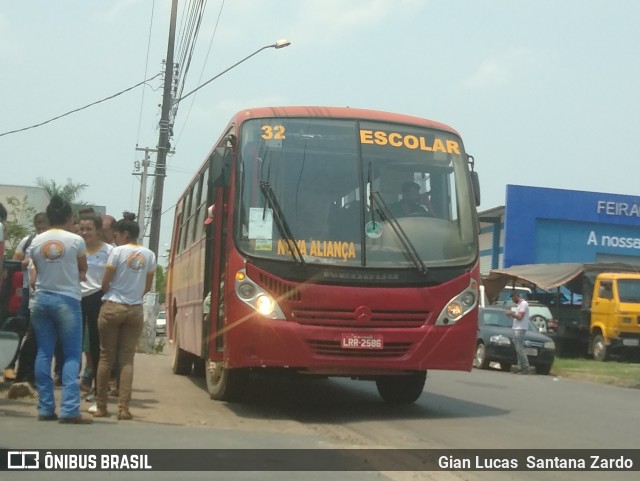 Escolares 32 na cidade de Ji-Paraná, Rondônia, Brasil, por Gian Lucas  Santana Zardo. Número da foto: #7067107.