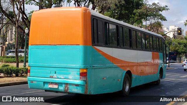Ônibus Particulares 7889 na cidade de Belo Horizonte, Minas Gerais, Brasil, por Ailton Alves. Número da foto: #7068513.