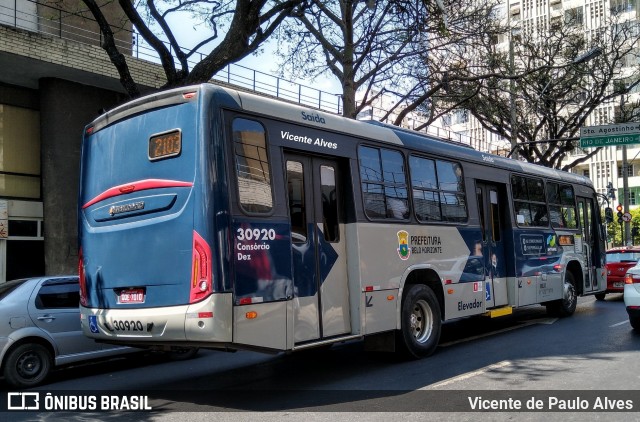 Coletivos São Lucas 30920 na cidade de Belo Horizonte, Minas Gerais, Brasil, por Vicente de Paulo Alves. Número da foto: #7070615.