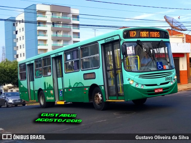 CAF Transportes 2805 na cidade de Araguari, Minas Gerais, Brasil, por Gustavo Oliveira da Silva. Número da foto: #7073311.
