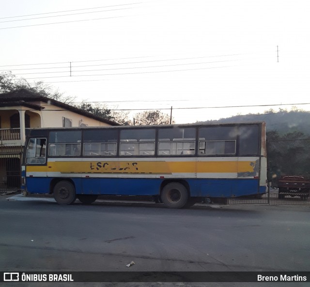Escolares 1794 na cidade de Santa Maria do Suaçuí, Minas Gerais, Brasil, por Breno Martins. Número da foto: #7072620.