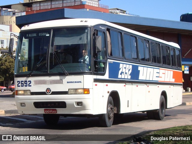 Unesul de Transportes 2592 na cidade de Porto Alegre, Rio Grande do Sul, Brasil, por Douglas Paternezi. ID da foto: 7024686.