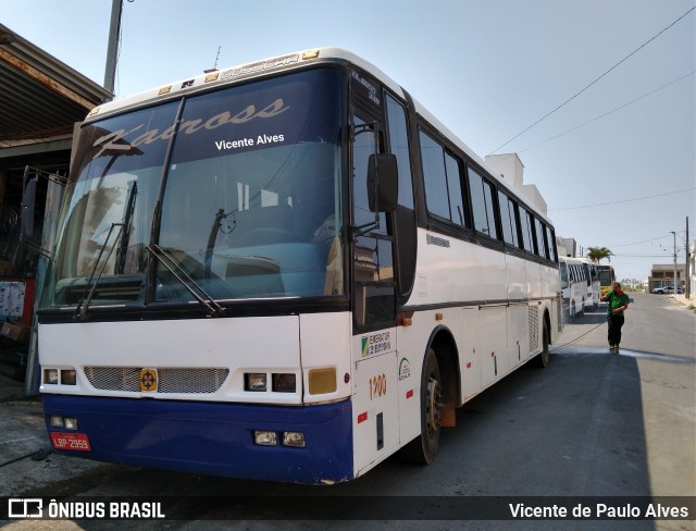 Ônibus Particulares 1200 na cidade de Santo Antônio do Monte, Minas Gerais, Brasil, por Vicente de Paulo Alves. ID da foto: 7076386.