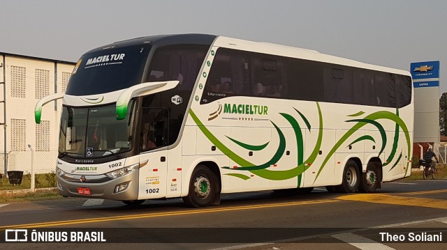 Maciel Tur 1002 na cidade de Penápolis, São Paulo, Brasil, por Theo Soliani. Número da foto: #7079654.