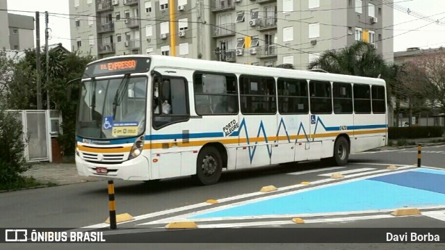 Trevo Transportes Coletivos 2423 na cidade de Porto Alegre, Rio Grande do Sul, Brasil, por Davi Borba. Número da foto: #7078827.