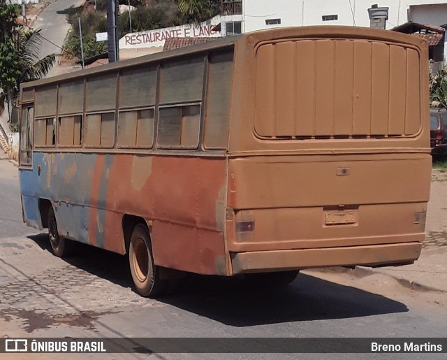 Ônibus Particulares 1505 na cidade de Capelinha, Minas Gerais, Brasil, por Breno Martins. ID da foto: 7078155.