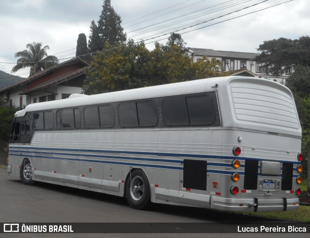 Motorhomes 8E11 na cidade de Feliz, Rio Grande do Sul, Brasil, por Lucas Pereira Bicca. Número da foto: #7081032.