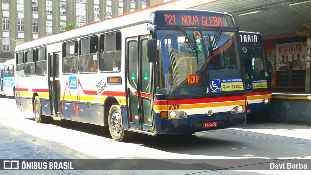 SOPAL - Sociedade de Ônibus Porto-Alegrense Ltda. 6705 na cidade de Porto Alegre, Rio Grande do Sul, Brasil, por Davi Borba. ID da foto: 7083013.