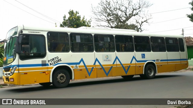 Trevo Transportes Coletivos 1053 na cidade de Porto Alegre, Rio Grande do Sul, Brasil, por Davi Borba. ID da foto: 7086691.