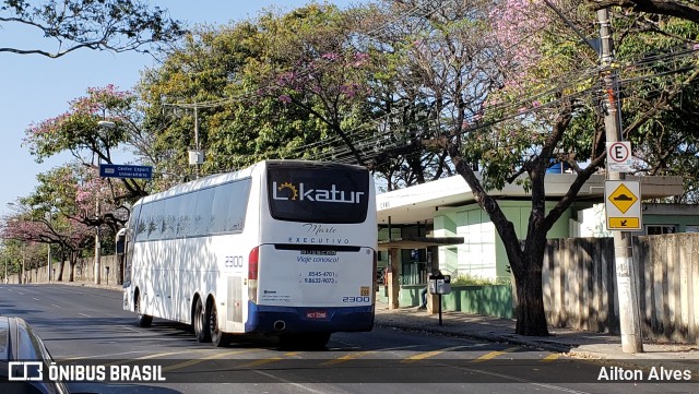 Lokatur 2300 na cidade de Belo Horizonte, Minas Gerais, Brasil, por Ailton Alves. ID da foto: 7086551.