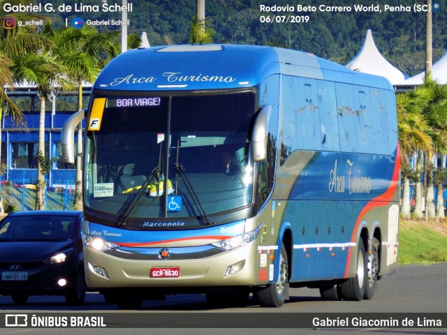 Arca Turismo 5081 na cidade de Penha, Santa Catarina, Brasil, por Gabriel Giacomin de Lima. ID da foto: 7092898.