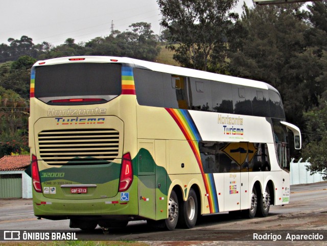 Horizonte Turismo 32000 na cidade de Conselheiro Lafaiete, Minas Gerais, Brasil, por Rodrigo  Aparecido. Número da foto: #7092782.