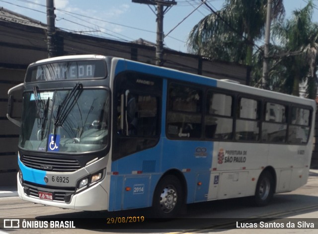 Transwolff Transportes e Turismo 6 6925 na cidade de São Paulo, São Paulo, Brasil, por Lucas Santos da Silva. Número da foto: #7094349.