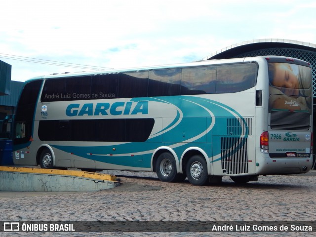 Viação Garcia 7966 na cidade de Londrina, Paraná, Brasil, por André Luiz Gomes de Souza. ID da foto: 7096476.