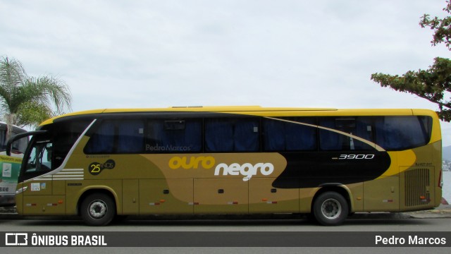 Ouro Negro Transportes e Turismo 3900 na cidade de Niterói, Rio de Janeiro, Brasil, por Pedro Marcos. Número da foto: #7099549.