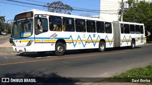 Trevo Transportes Coletivos 1068 na cidade de Porto Alegre, Rio Grande do Sul, Brasil, por Davi Borba. Número da foto: #7098721.