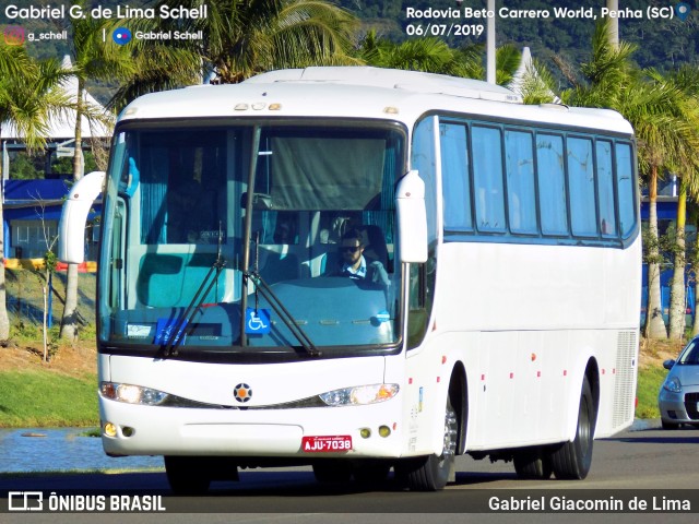 Padrinho Cirino Turismo 7038 na cidade de Penha, Santa Catarina, Brasil, por Gabriel Giacomin de Lima. Número da foto: #7100999.
