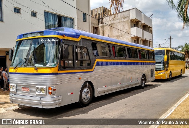 Ônibus Particulares 6575 na cidade de Trindade, Goiás, Brasil, por Vicente de Paulo Alves. Número da foto: #7101059.