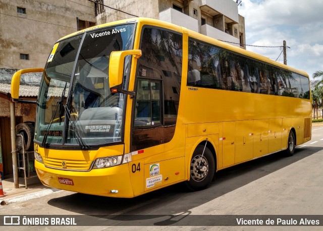 Ônibus Particulares 04 na cidade de Trindade, Goiás, Brasil, por Vicente de Paulo Alves. Número da foto: #7100940.