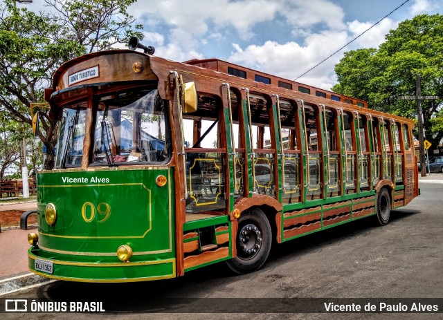 Bonde Pai Eterno 09 na cidade de Trindade, Goiás, Brasil, por Vicente de Paulo Alves. ID da foto: 7101002.