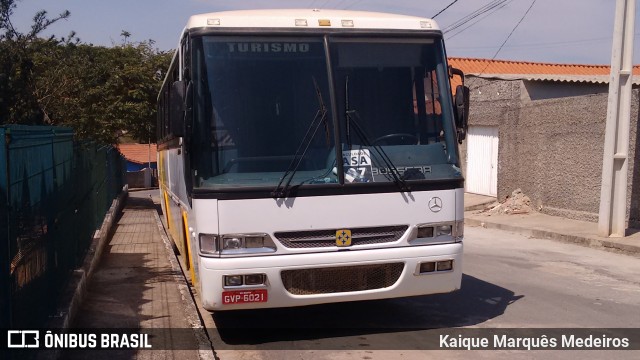 Ônibus Particulares 6021 na cidade de Bonfim, Minas Gerais, Brasil, por Kaique Marquês Medeiros . Número da foto: #7028094.