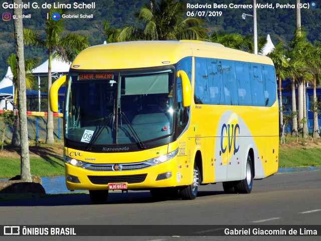 Santa Luzia Transporte e Turismo - Geneve Turismo 2022 na cidade de Penha, Santa Catarina, Brasil, por Gabriel Giacomin de Lima. ID da foto: 7104508.