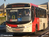 Pêssego Transportes 4 7142 na cidade de São Paulo, São Paulo, Brasil, por Jonas Ramos. Número da foto: #:id.