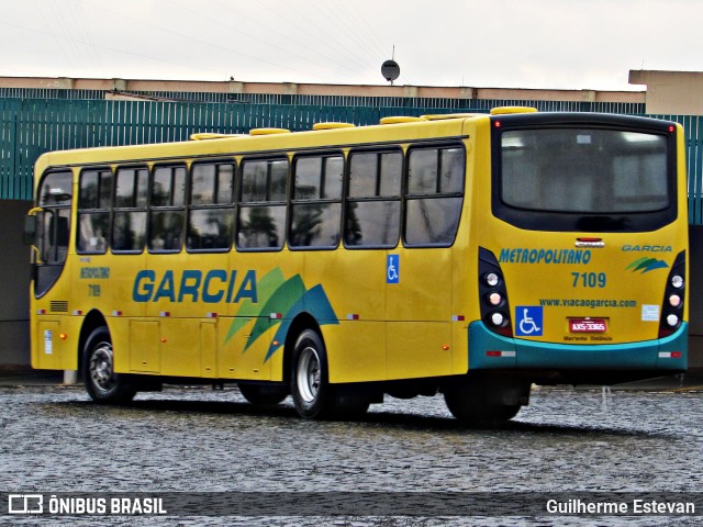 Viação Garcia 7109 na cidade de Londrina, Paraná, Brasil, por Guilherme Estevan. Número da foto: #7031670.