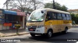 Escolares 594 na cidade de Porto Alegre, Rio Grande do Sul, Brasil, por Davi Borba. Número da foto: #7033498.