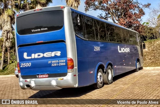 Líder Turismo 2500 na cidade de Brumadinho, Minas Gerais, Brasil, por Vicente de Paulo Alves. ID da foto: 7035972.