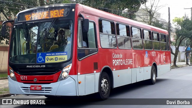Trevo Transportes Coletivos 1071 na cidade de Porto Alegre, Rio Grande do Sul, Brasil, por Davi Borba. Número da foto: #7035562.