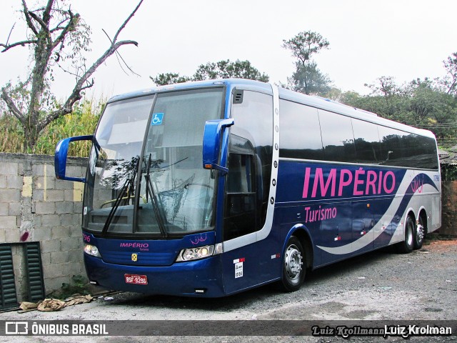 Império Turismo 1796 na cidade de Juiz de Fora, Minas Gerais, Brasil, por Luiz Krolman. Número da foto: #7038408.