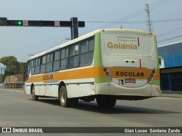 Escolares 9323 na cidade de Ji-Paraná, Rondônia, Brasil, por Gian Lucas  Santana Zardo. ID da foto: 7044495.