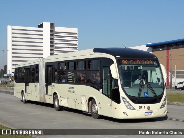 Leblon Transporte de Passageiros 15R11 na cidade de Curitiba, Paraná, Brasil, por Paulo Roberto Chulis. ID da foto: 7046348.